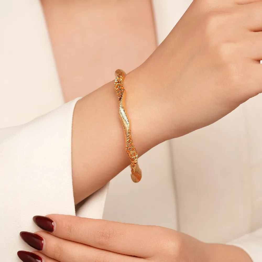 دستبند النگویی فیوژن مات طلایی زنانه 