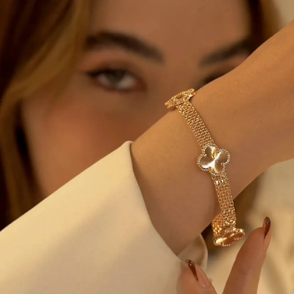 تصویر دستبند YSX ونکلیف طلایی