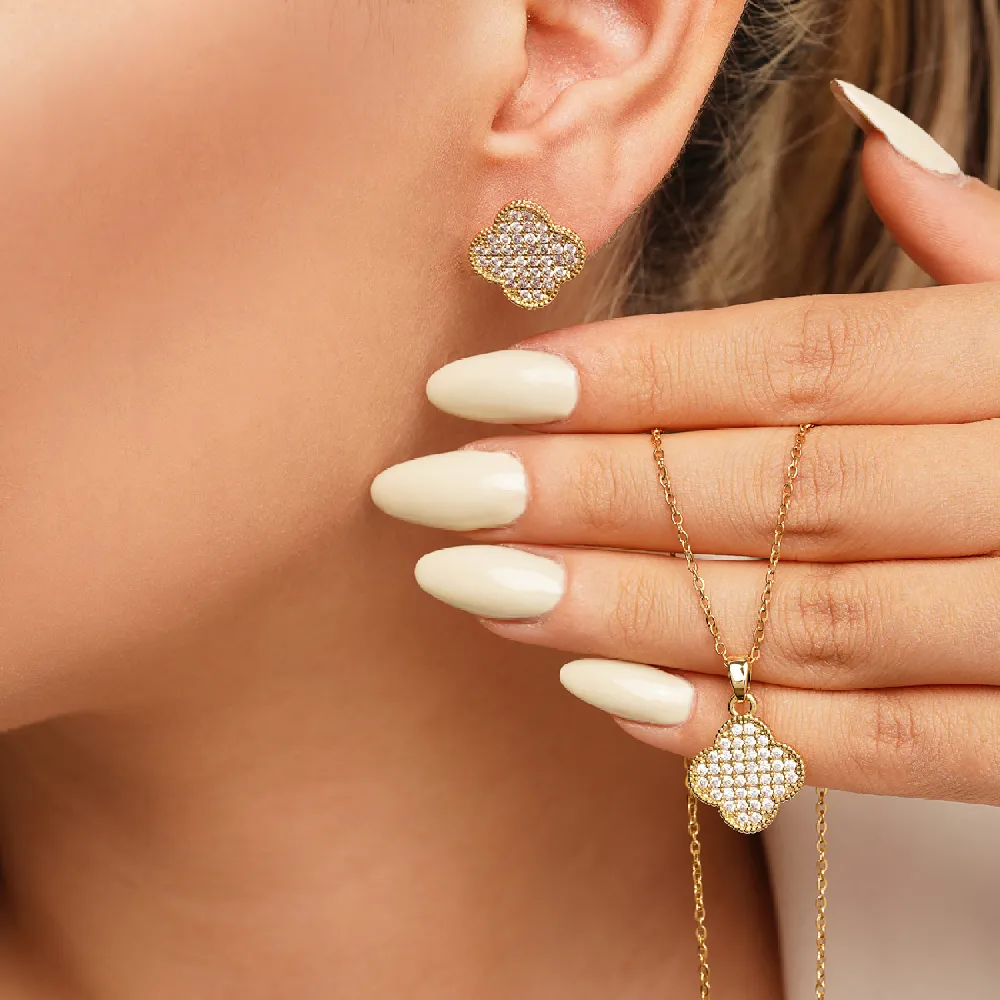 تصویر نیم ست ونکلیف نگین دار طلایی زنانه رادیوم