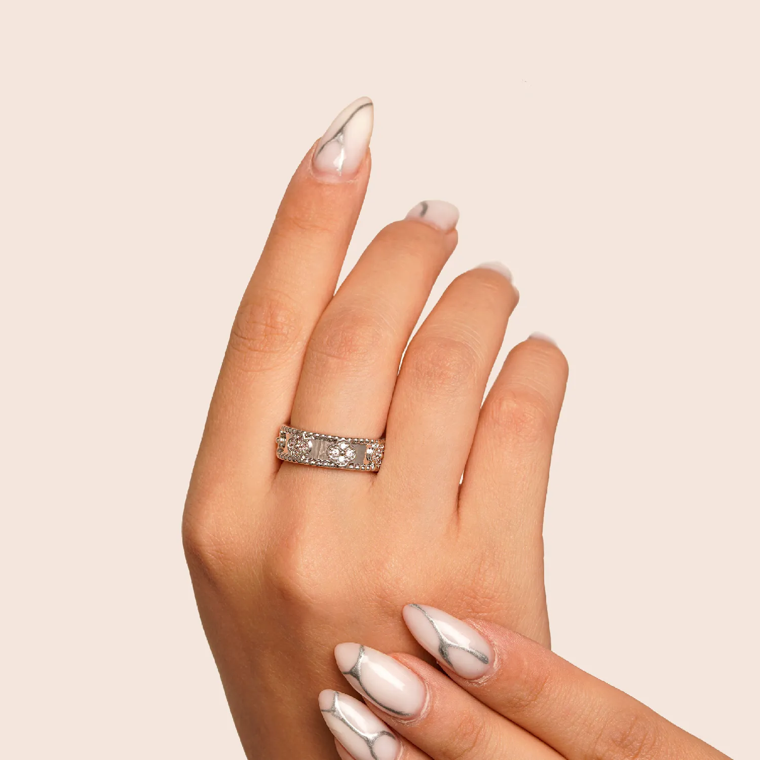 انگشتر ونکلیف نقره ای نگین دار زنانه رادیوم 