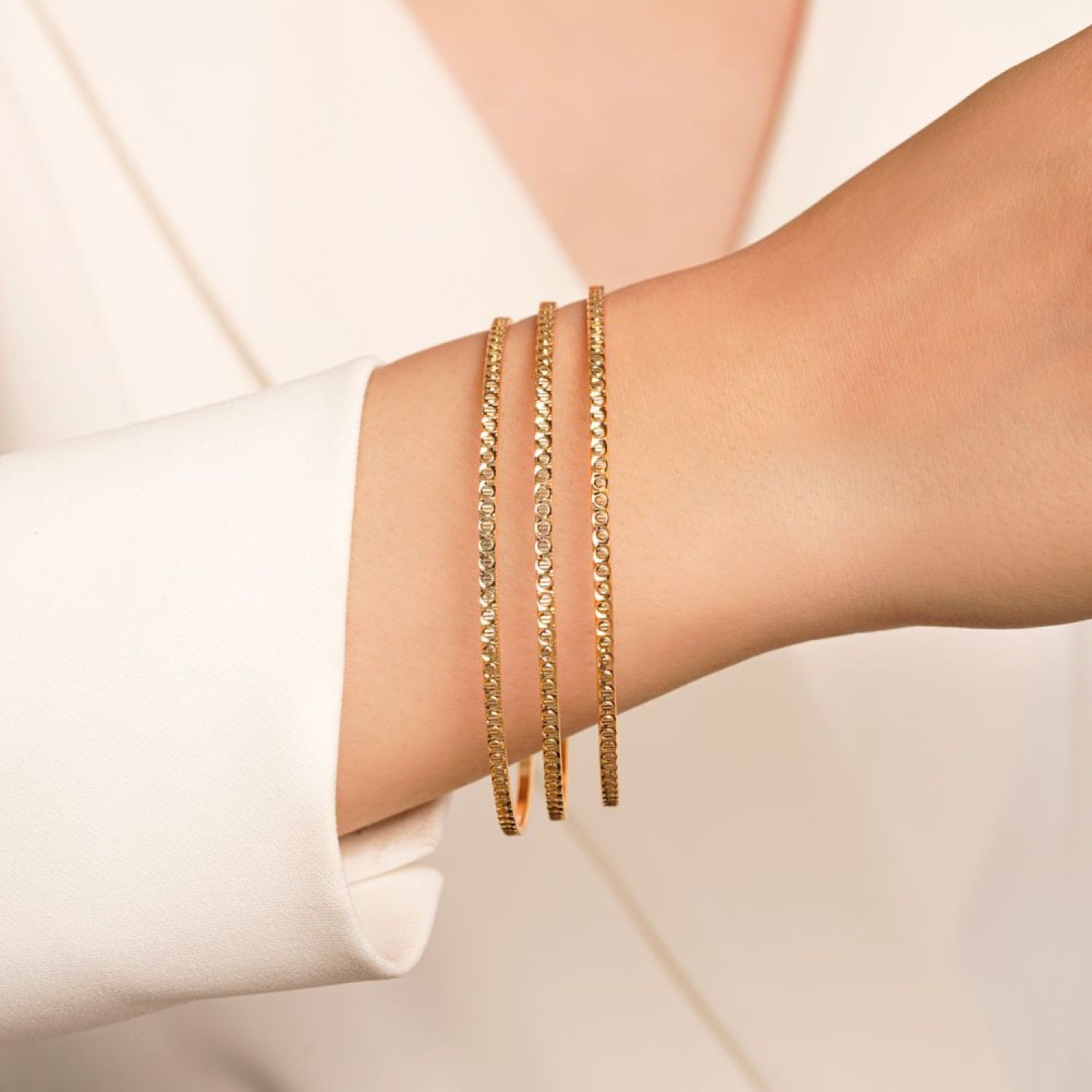 النگو زنانه سایز 4 ضمانتی 2 میل طلایی(بسته3عددی)