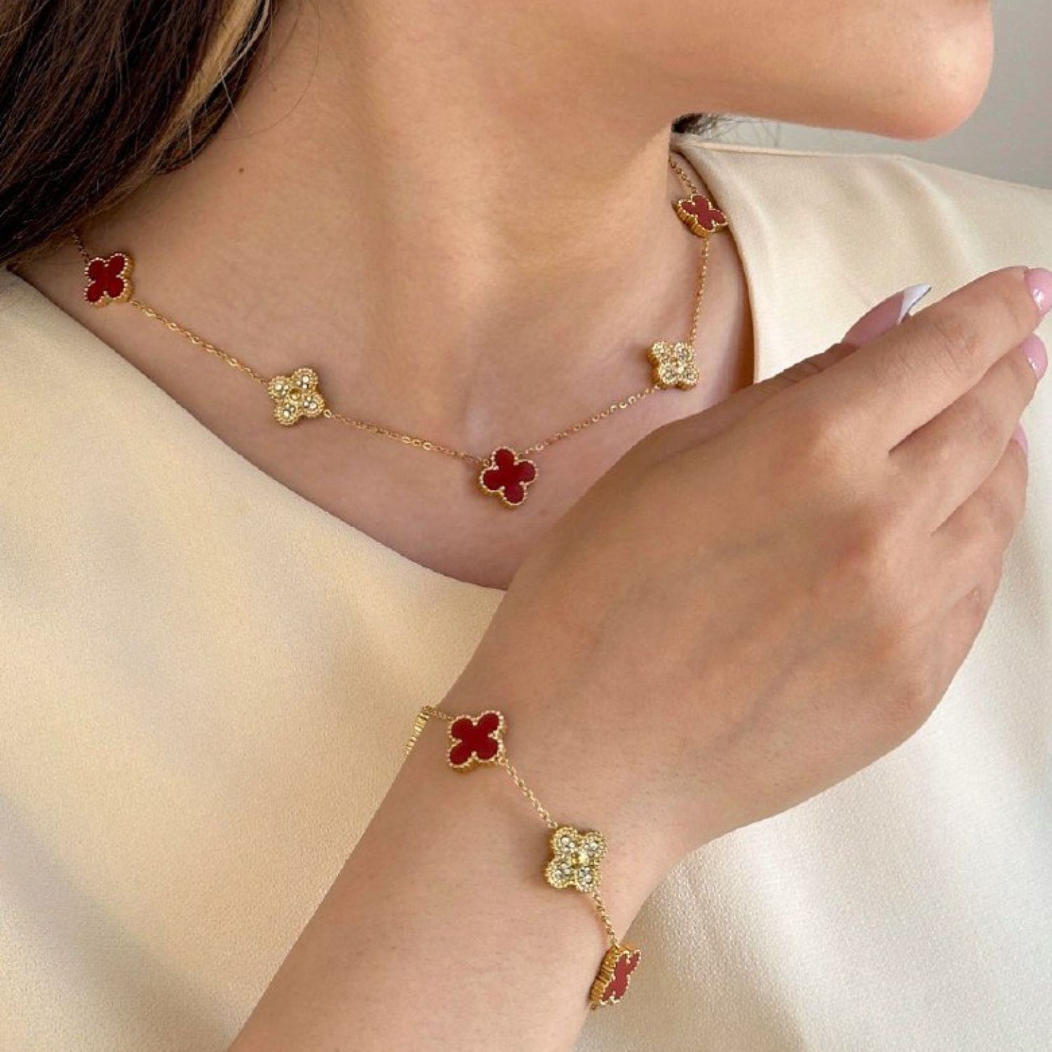 دستبند استیل 304 (Van cleef) ون کلیف قرمز 13میل طلایی( 2رنگ)