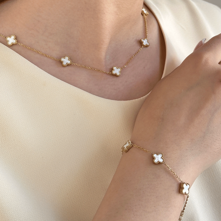 تصویر ست ونکلیف سفید