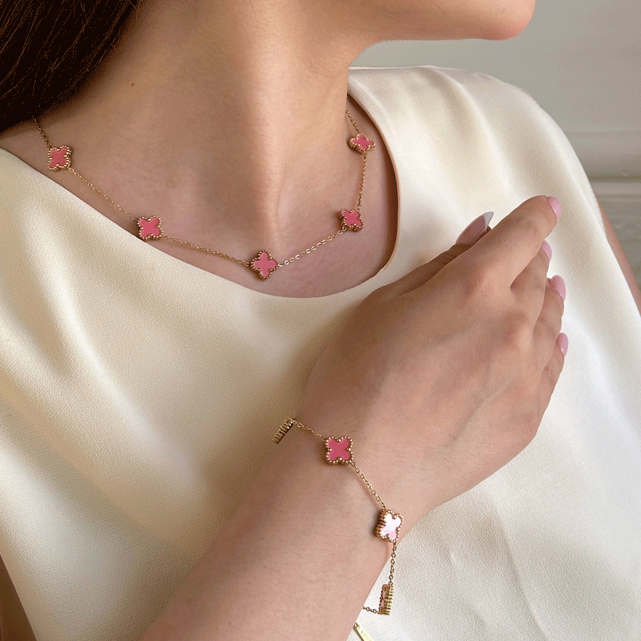 تصویر ست ونکلیف صورتی